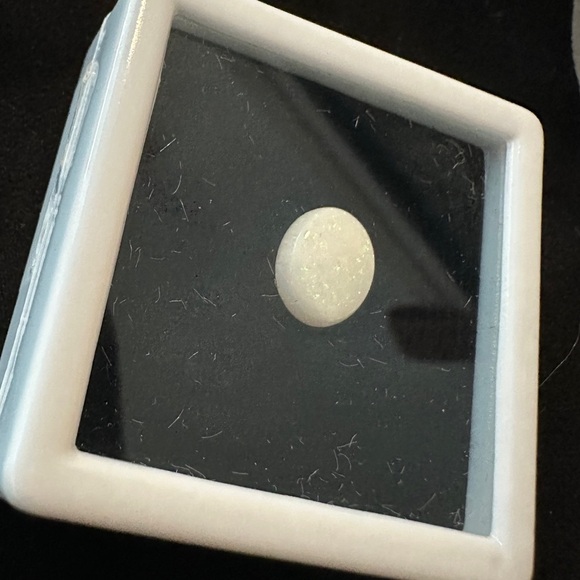 Solid Oval Opal loose stone 1.25ct - 10x8mm - Picture 5 of 6